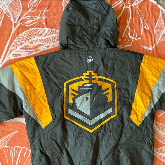 STARTER San Diego Fleet Winter Pullover Coat - Picture 2 of 12